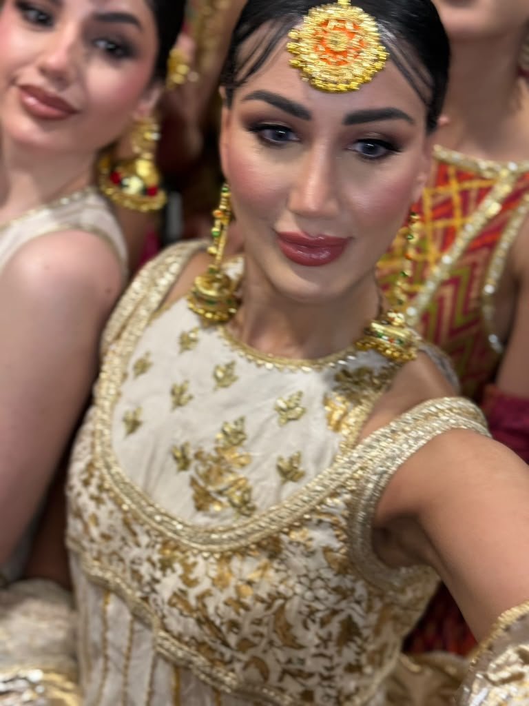 Bridal group tikka headpieces backstage 1