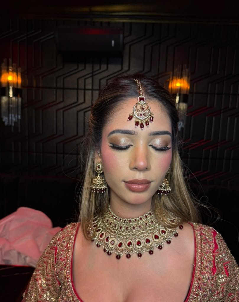 Bridal Eye Makeup Tikka Closeup