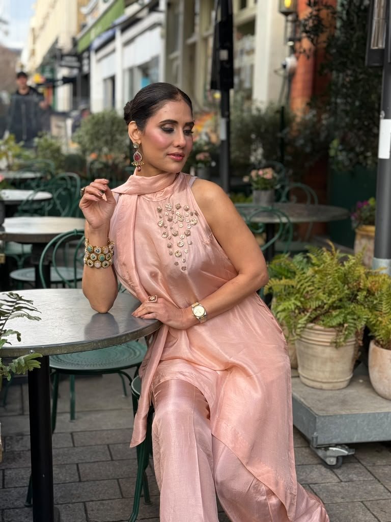 Peach Outfit Outdoor Cafe Street