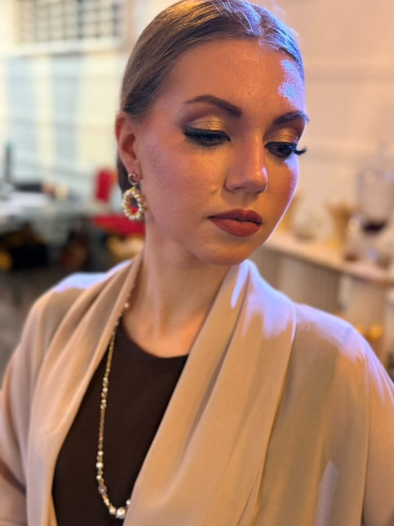 Soft Glam Makeup Beige Outfit Street